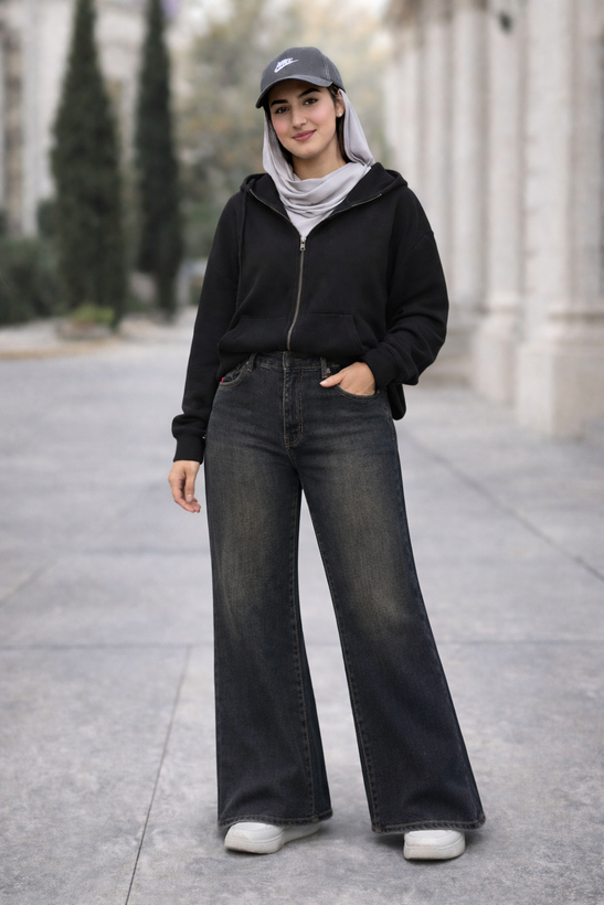 1. نمای جلو محصول: شلوار فلر زنانه جین کجراه فول کش قد ۱۱۲ رنگ گازوییلی کثیف شور، فیت خوشفرم و دمپا گشاد