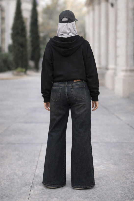 2. نمای پشت محصول: نمای پشت شلوار فلر زنانه Splashjeans با پارچه کجراه کشی و دوخت حرفهای مناسب استایل روزمره